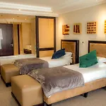 Urban Chic Boutique Hotel & Cafe
