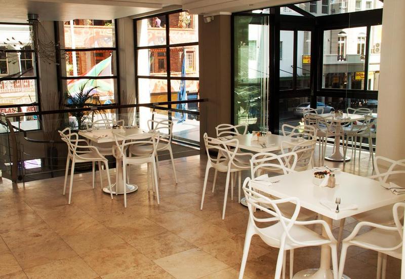 Hotel Urban Chic Boutique & Cafe 4*