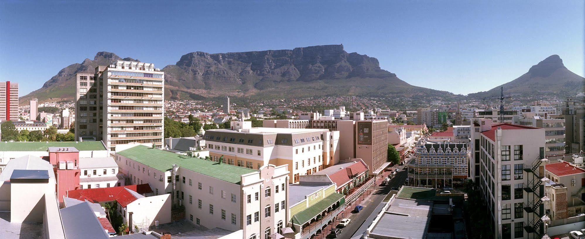 Urban Chic Boutique & Cafe Hotel