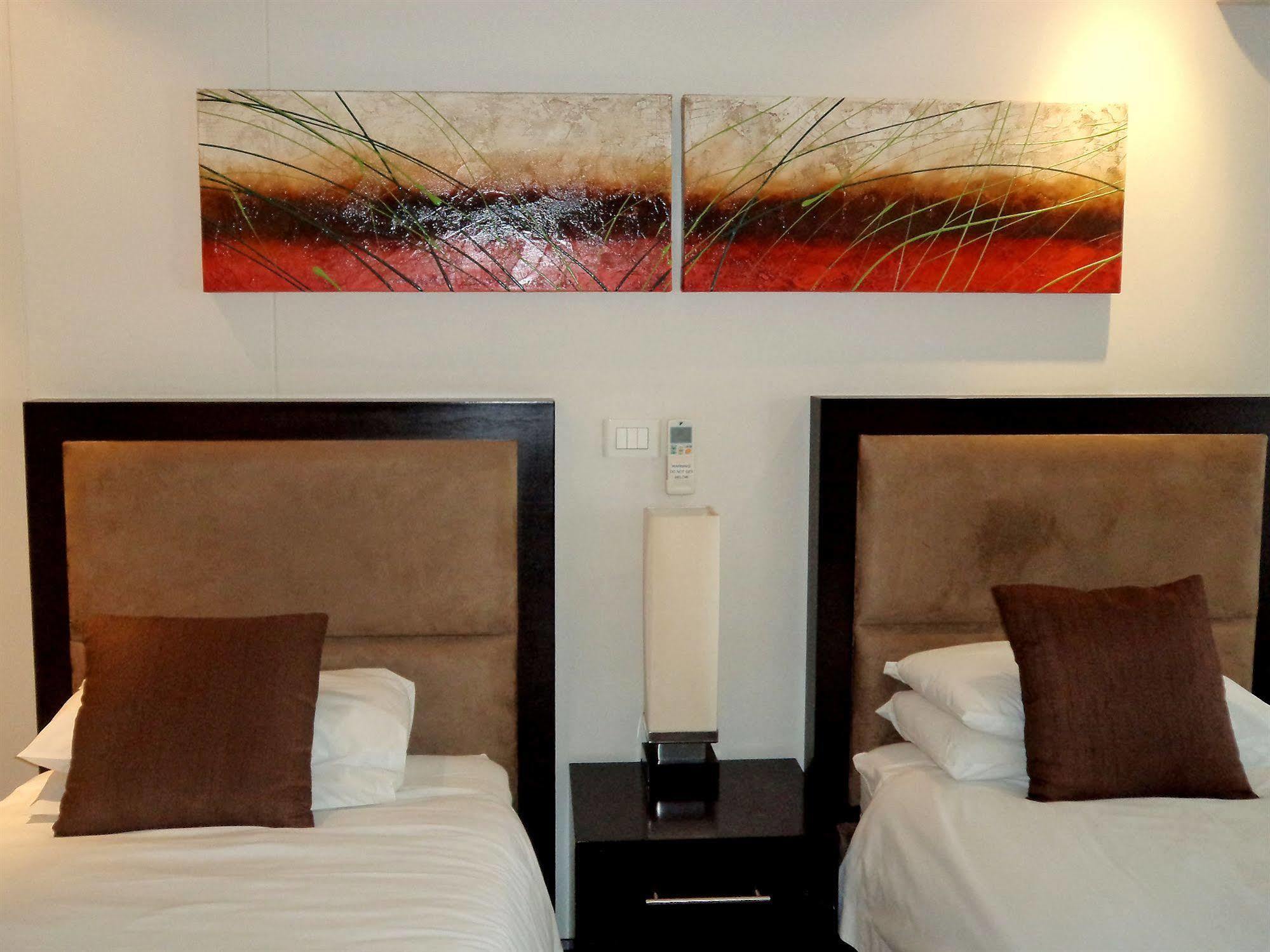 Urban Chic Boutique & Cafe Hotel