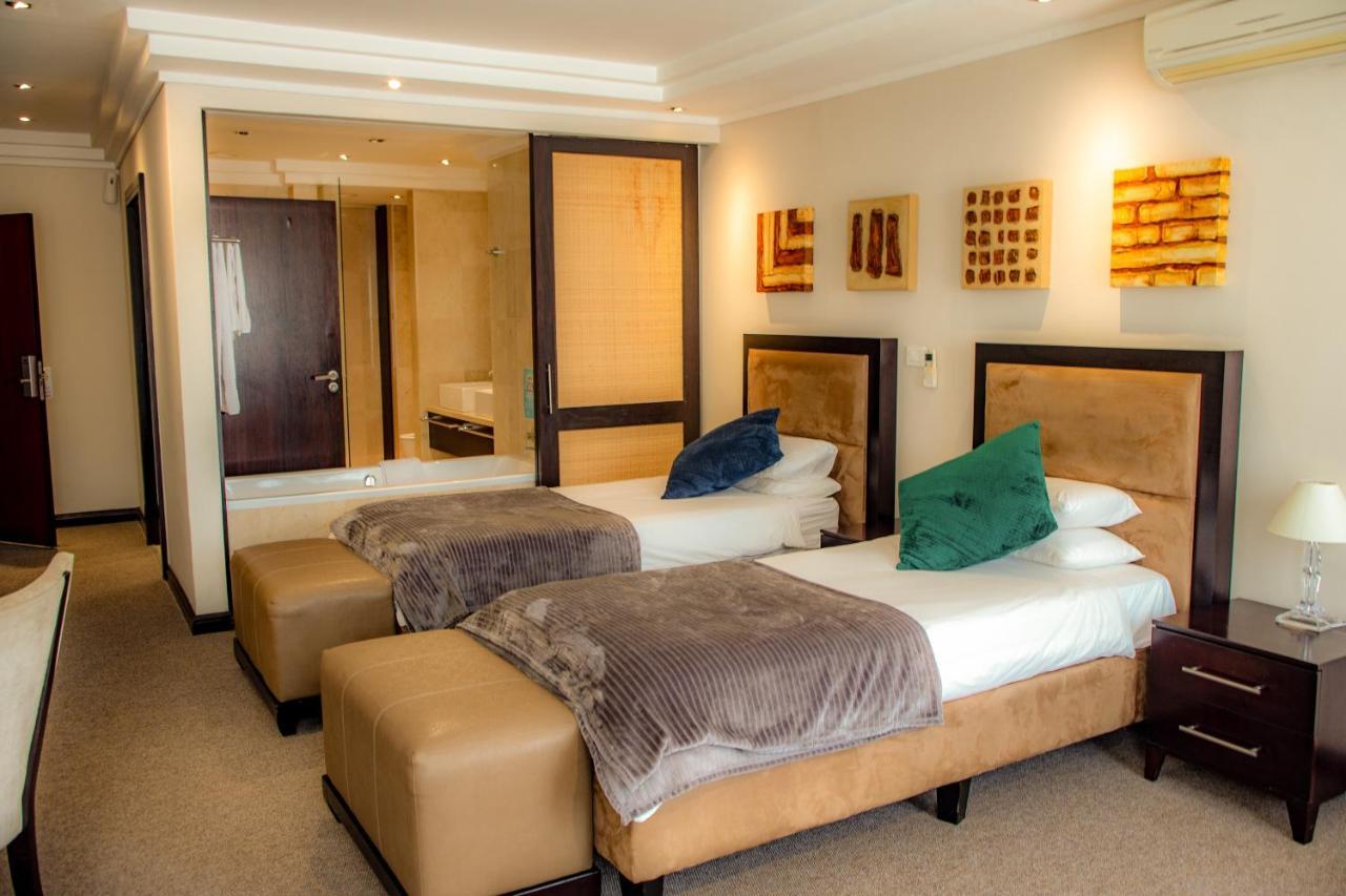 Urban Chic Boutique & Cafe Hotel 4*