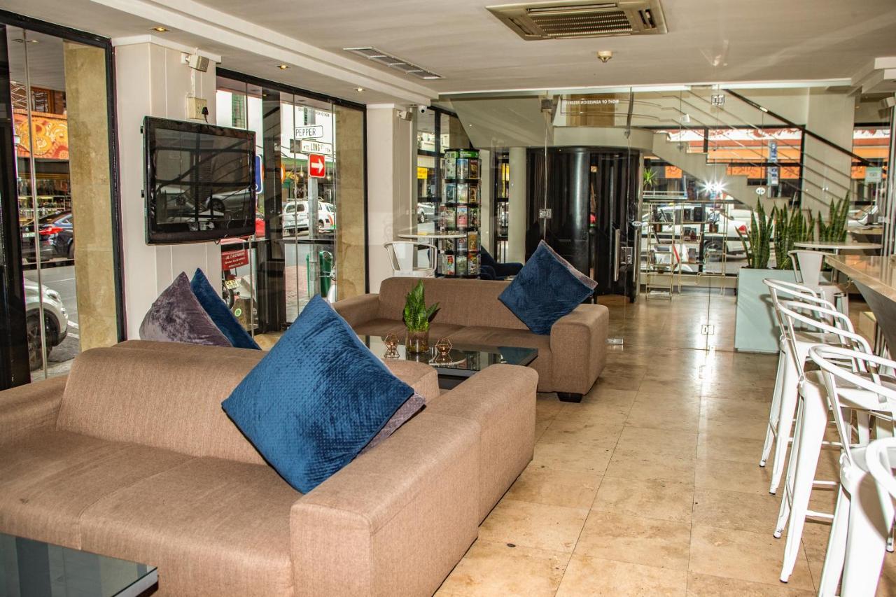 Urban Chic Boutique & Cafe Hotel